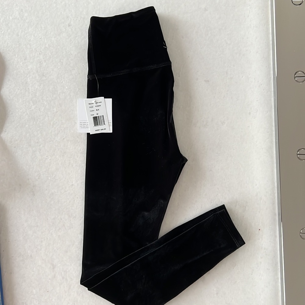Beyond yoga Velvet leggings NWT